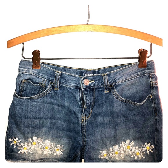 Old navy shorts - Picture 1 of 3